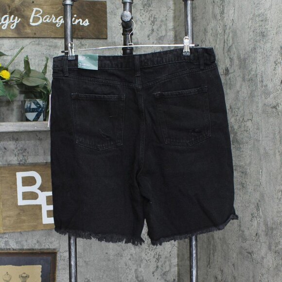 NWT Wild Fable Women's High-Rise Wide Leg Bermuda Jean Shorts 16 Black - Picture 3 of 8